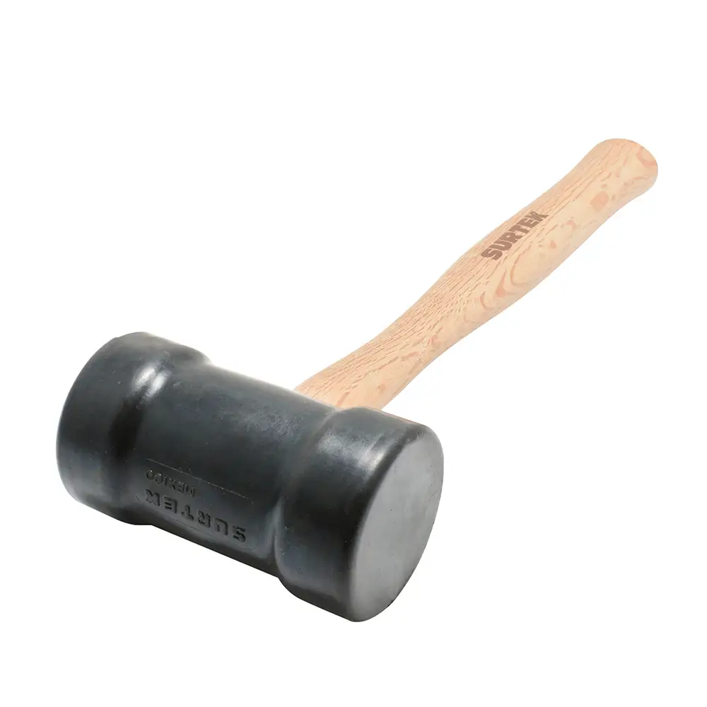 Mazo con cabeza de hule negro con mango de madera 12", 8 oz